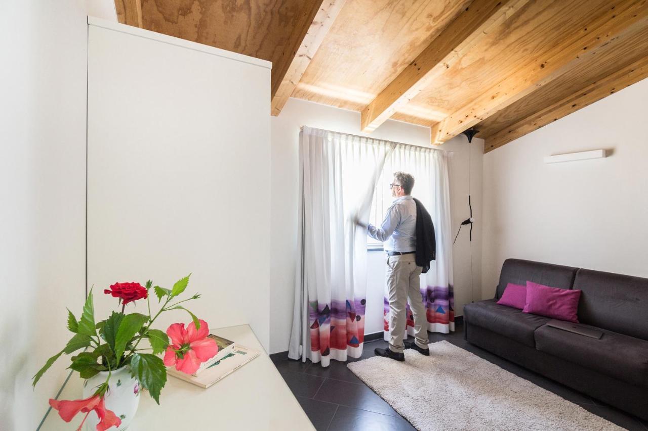 Foyer Rooms & Suites Affittacamere 卡利亚里 外观 照片