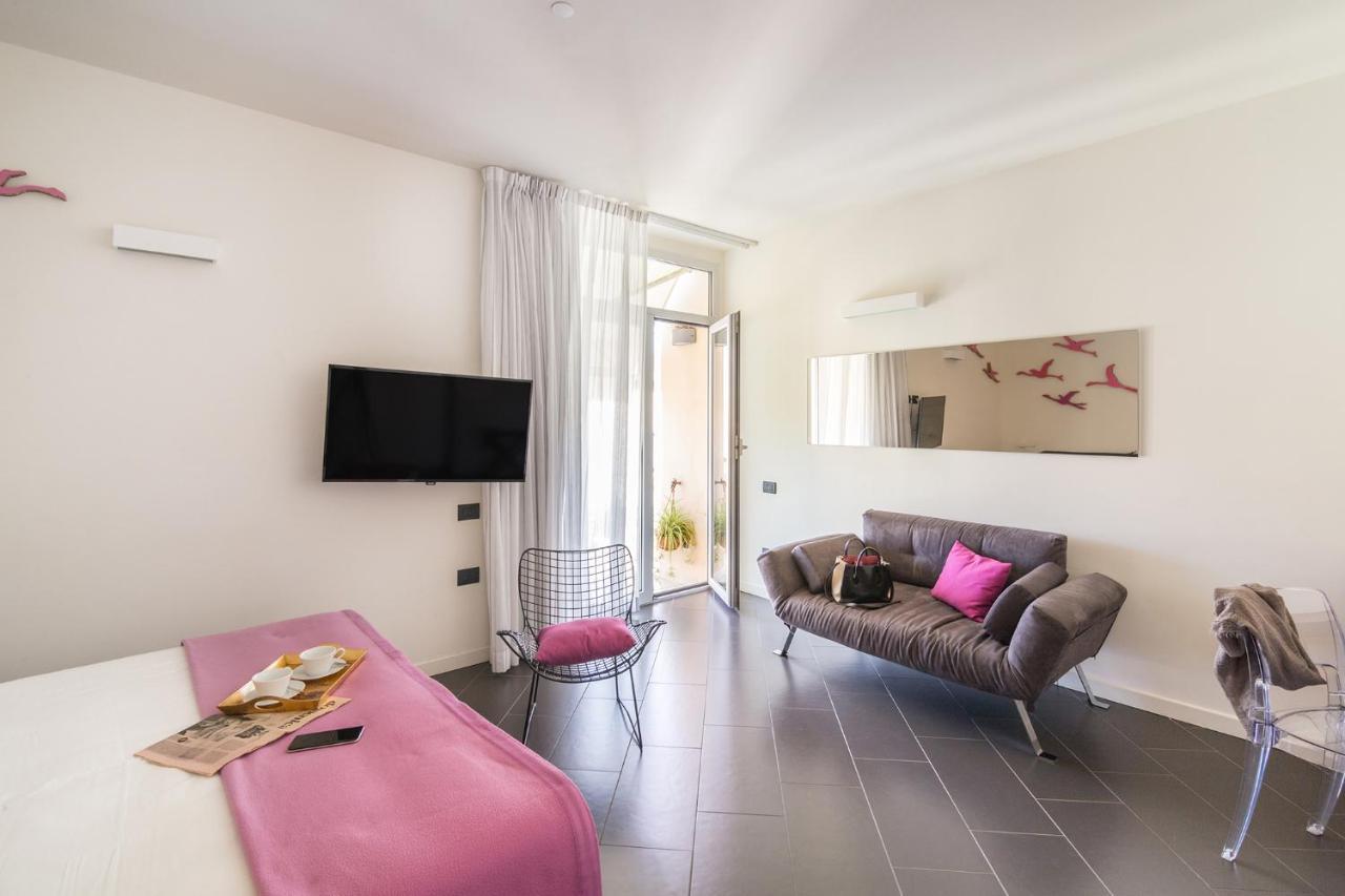 Foyer Rooms & Suites Affittacamere 卡利亚里 外观 照片