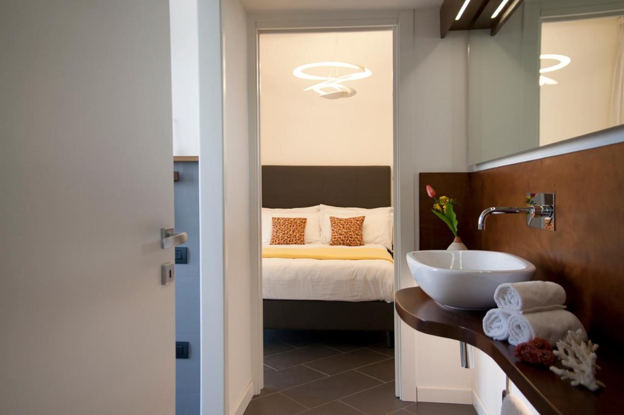 Foyer Rooms & Suites Affittacamere 卡利亚里 外观 照片